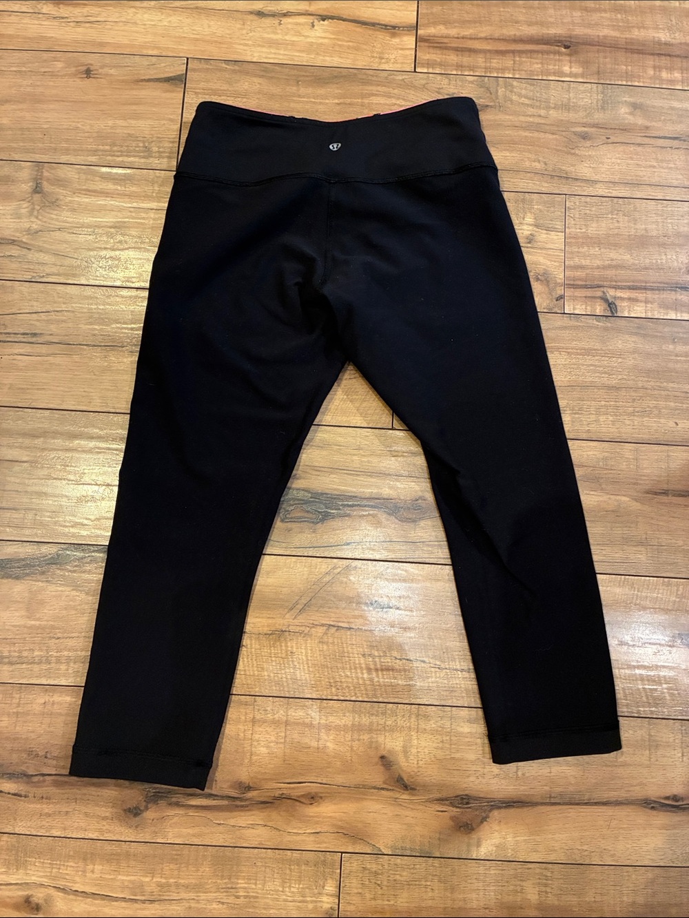 Lululemon Black Cropped Reversible  Active Leggings Size 6